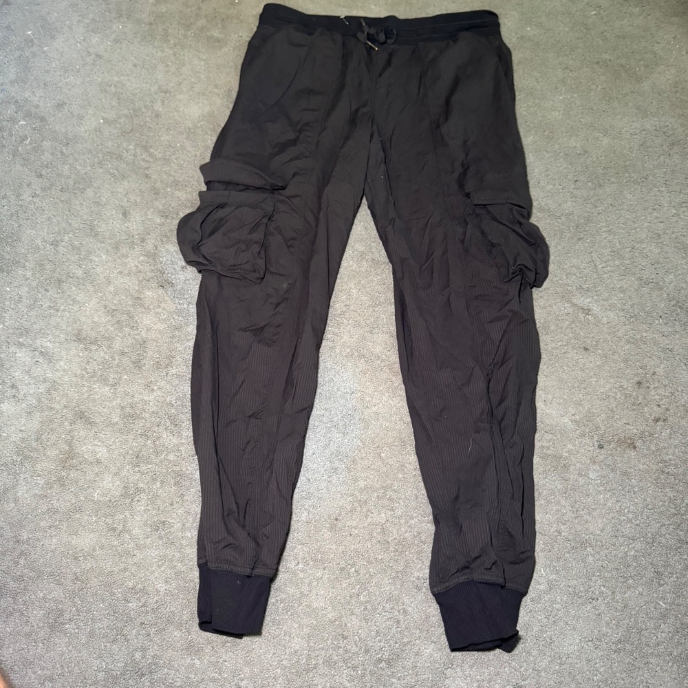 Lululemon Black Ribbed Cargo Jogger Pants Mens Medium Drawstring Tapered Cuffs